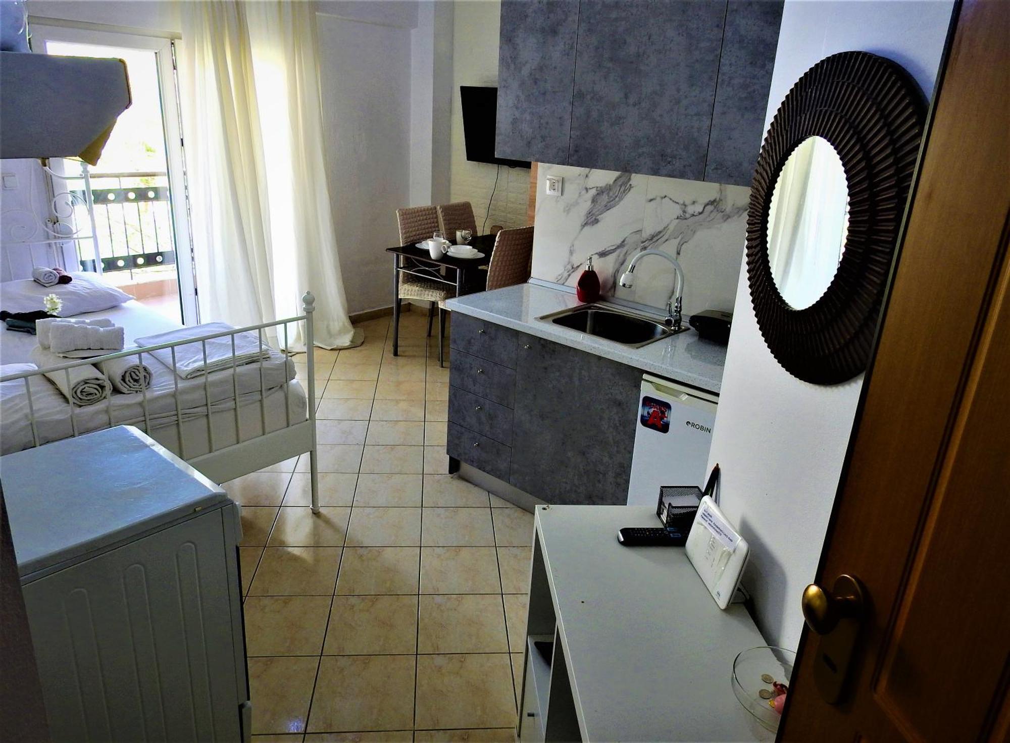 Konstantinos'S Luxury Studio Солун Екстериор снимка