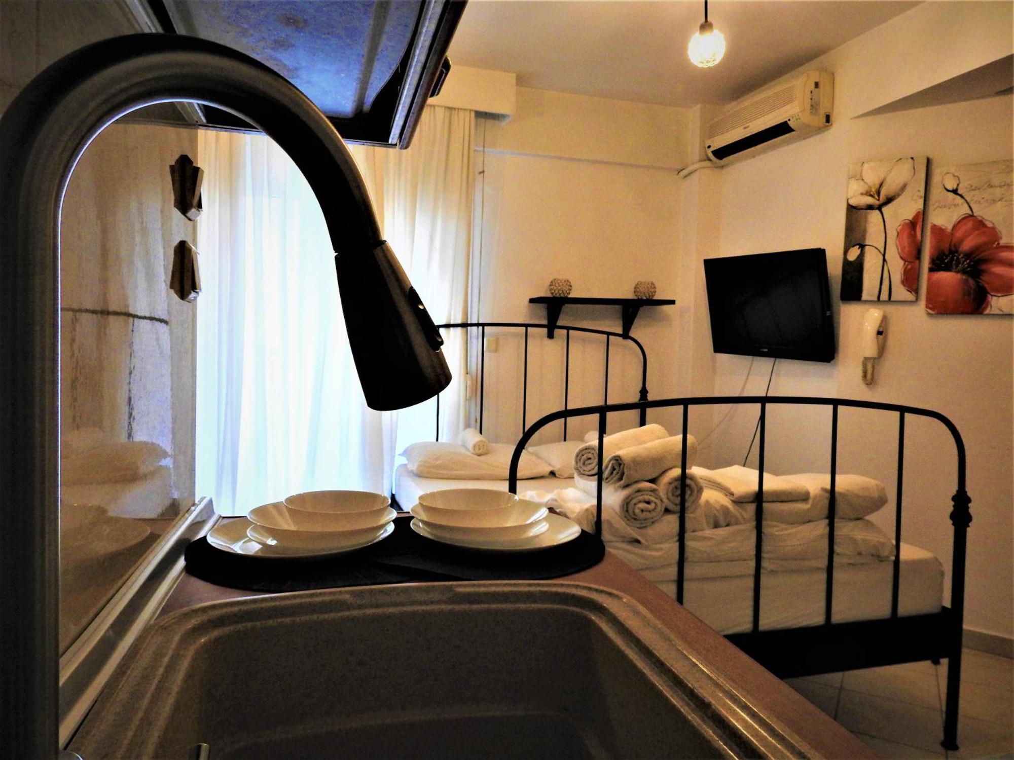 Konstantinos'S Luxury Studio Солун Екстериор снимка